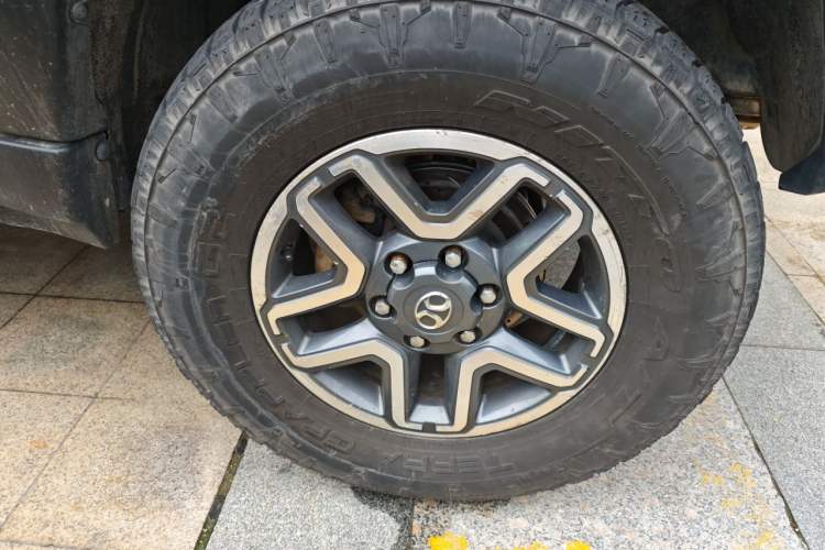 Used BAIC Off-Road BJ40 2016 40L 2.3T Automatic All-Wheel Drive Premium Edition Right Front Wheel Hub