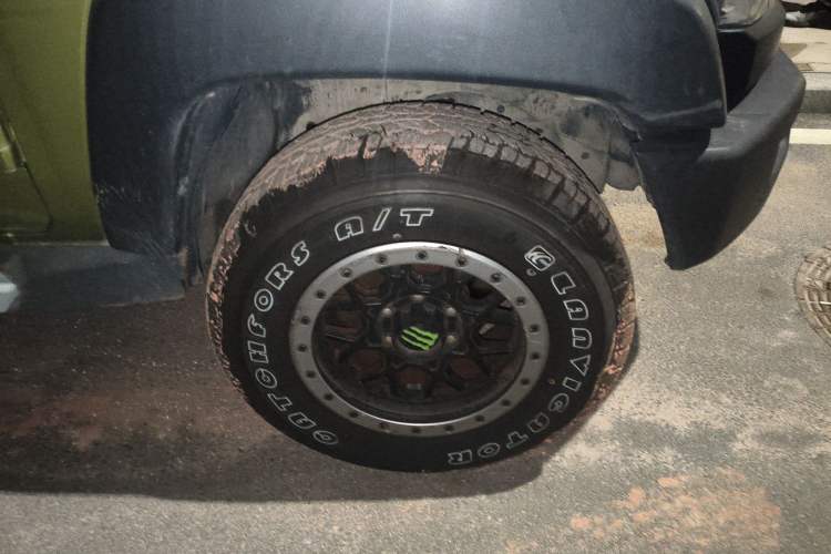 Used BAIC Off-Road BJ40 2016 40L 2.3T Automatic Two-Wheel Drive Prestige Edition Right Front Wheel Hub