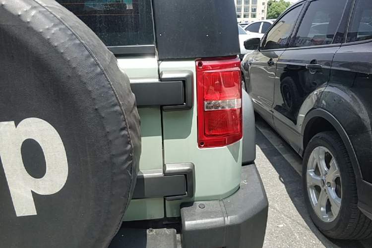 Used BAIC Off-Road BJ40 2016 40L 2.3T Automatic Two-Wheel Drive Prestige Edition Right Rear Taillight