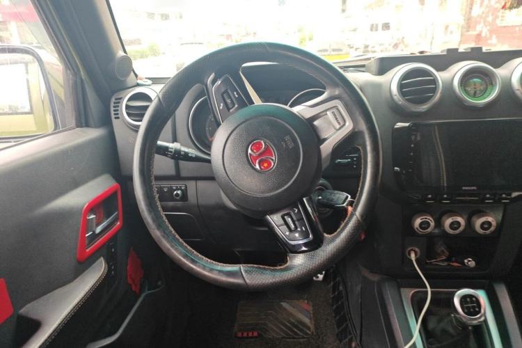Used BAIC Off-Road BJ40 2016 40L 2.3T Manual All-Wheel Drive Prestige Edition Steering Wheel