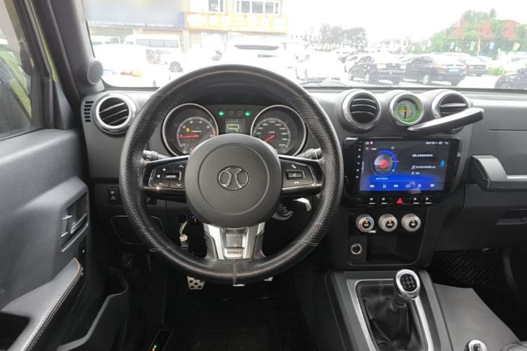 Used BAIC Off-Road BJ40 2016 40L 2.0T Manual All-Wheel Drive Prestige Edition Steering Wheel