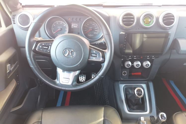 Used BAIC Off-Road BJ40 2016 40L 2.0T Manual All-Wheel Drive Prestige Edition Steering Wheel