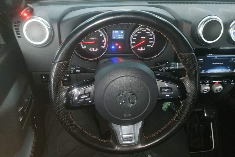 Used BAIC Off-Road BJ40 2016 40L 2.3T Automatic All-Wheel Drive Premium Edition Steering Wheel