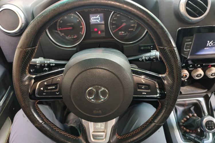 Used BAIC Off-Road BJ40 2016 40L 2.0T Manual All-Wheel Drive Prestige Edition Steering Wheel