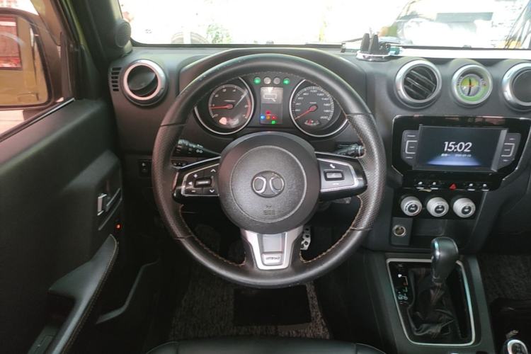 Used BAIC Off-Road BJ40 2016 40L 2.3T Automatic All-Wheel Drive Premium Edition Steering Wheel