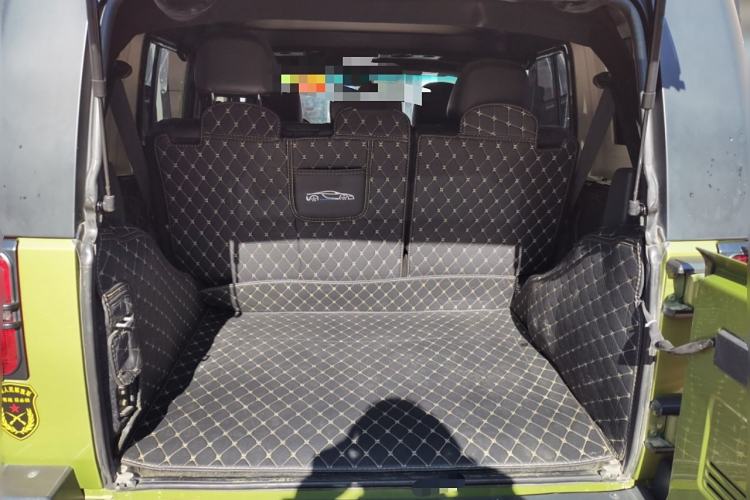 Used BAIC Off-Road BJ40 2016 40L 2.0T Manual All-Wheel Drive Prestige Edition Trunk