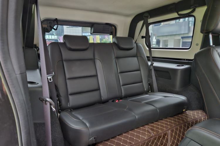 Used BAIC Off-Road BJ40 2016 2.0T Manual Four-Wheel Drive Prestige Edition Interior 4