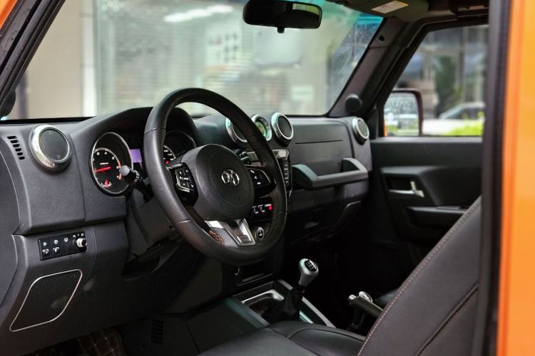 Used BAIC Off-Road BJ40 2016 2.0T Manual Four-Wheel Drive Prestige Edition Interior 5