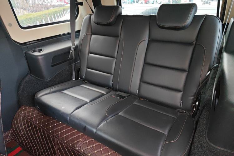Used BAIC Off-Road BJ40 2016 2.0T Manual Four-Wheel Drive Prestige Edition Left Rear Seat