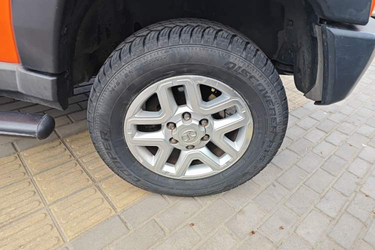 Used BAIC Off-Road BJ40 2016 2.0T Manual Four-Wheel Drive Prestige Edition Right Front Wheel Hub