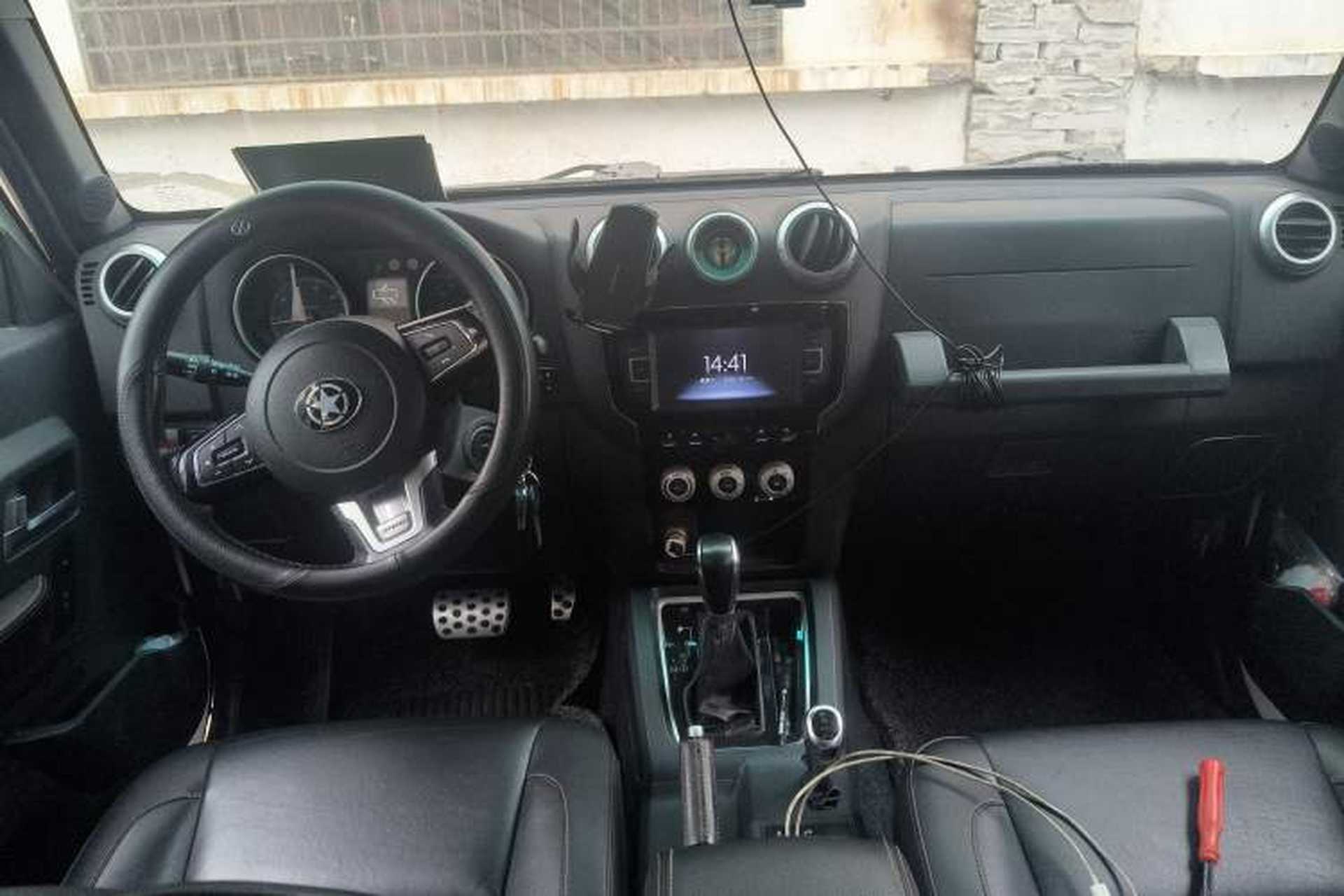 Used BAIC Off-Road BJ40 2016 40L 2.3T Automatic All-Wheel Drive Premium Edition Center Console