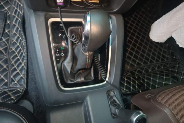 Used BAIC Off-Road BJ40 2016 40L 2.3T Automatic All-Wheel Drive Premium Edition Gear Lever