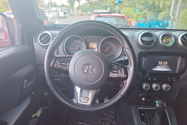 Used BAIC Off-Road BJ40 2016 40L 2.3T Automatic All-Wheel Drive Premium Edition Steering Wheel