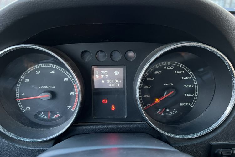 Used BAIC Off-Road BJ40 2016 40L 2.0T Manual All-Wheel Drive Prestige Edition Instrument Cluster