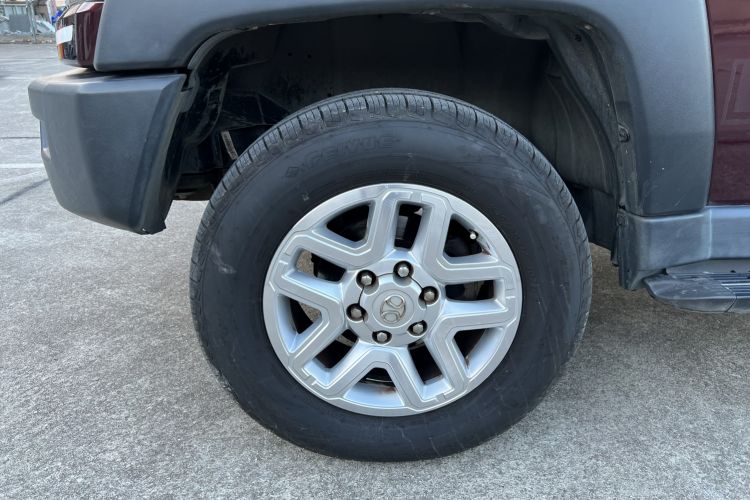 Used BAIC Off-Road BJ40 2016 40L 2.0T Manual All-Wheel Drive Prestige Edition Left Front Wheel Hub
