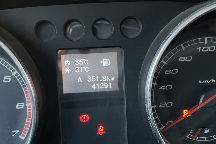 Used BAIC Off-Road BJ40 2016 40L 2.0T Manual All-Wheel Drive Prestige Edition Odometer Close Up