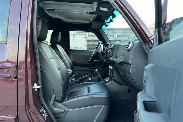 Used BAIC Off-Road BJ40 2016 40L 2.0T Manual All-Wheel Drive Prestige Edition Right Front Seat
