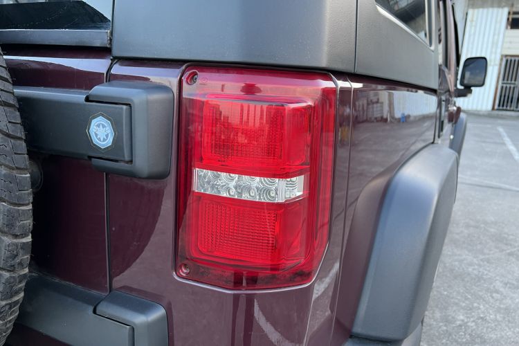 Used BAIC Off-Road BJ40 2016 40L 2.0T Manual All-Wheel Drive Prestige Edition Right Rear Taillight
