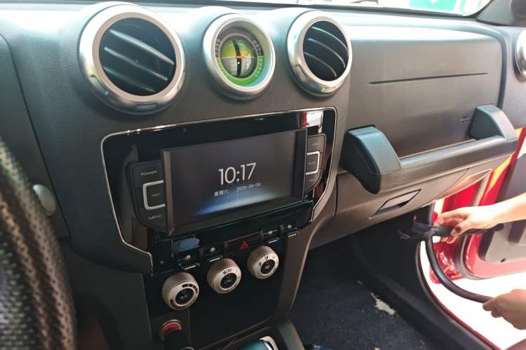 Used BAIC Off-Road BJ40 2016 40L 2.3T Automatic All-Wheel Drive Premium Edition Audio And AC Panel