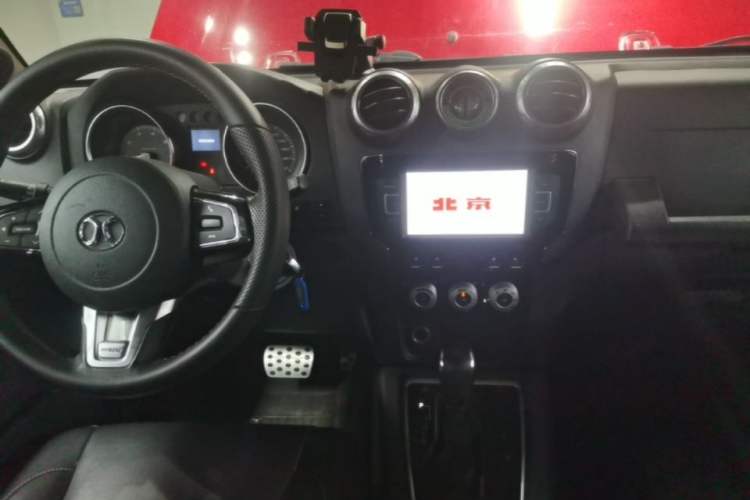 Used BAIC Off-Road BJ40 2016 40L 2.3T Automatic All-Wheel Drive Premium Edition Audio And AC Panel
