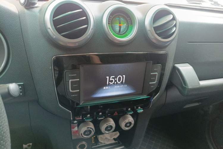 Used BAIC Off-Road BJ40 2016 40L 2.3T Automatic All-Wheel Drive Premium Edition Audio And AC Panel