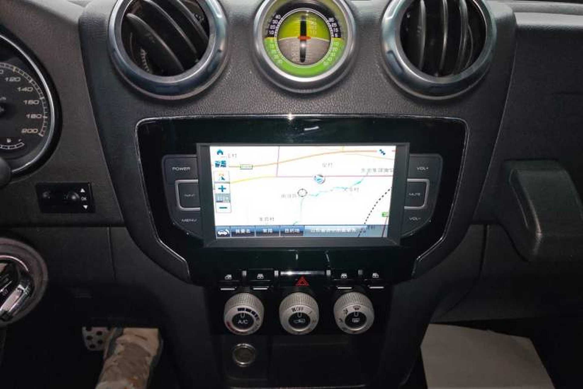 Used BAIC Off-Road BJ40 2016 40L 2.3T Automatic Two-Wheel Drive Prestige Edition Audio And AC Panel