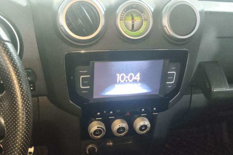 Used BAIC Off-Road BJ40 2016 40L 2.3T Automatic All-Wheel Drive Premium Edition Audio And AC Panel