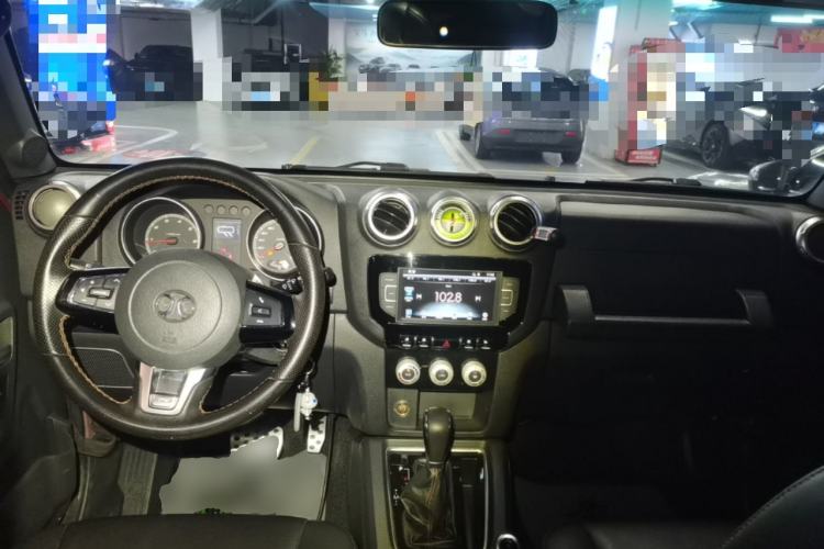 Used BAIC Off-Road BJ40 2016 40L 2.3T Automatic All-Wheel Drive Premium Edition Center Console