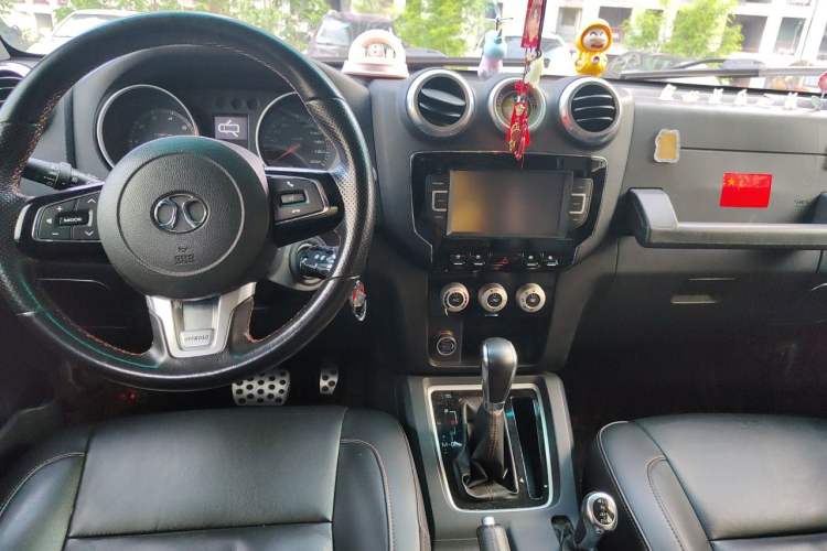 Used BAIC Off-Road BJ40 2016 40L 2.3T Automatic All-Wheel Drive Premium Edition Center Console