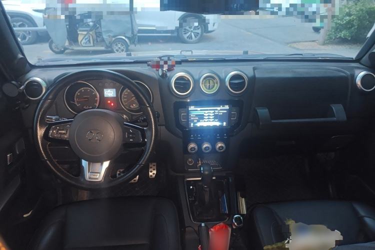 Used BAIC Off-Road BJ40 2016 40L 2.3T Automatic All-Wheel Drive Premium Edition Center Console