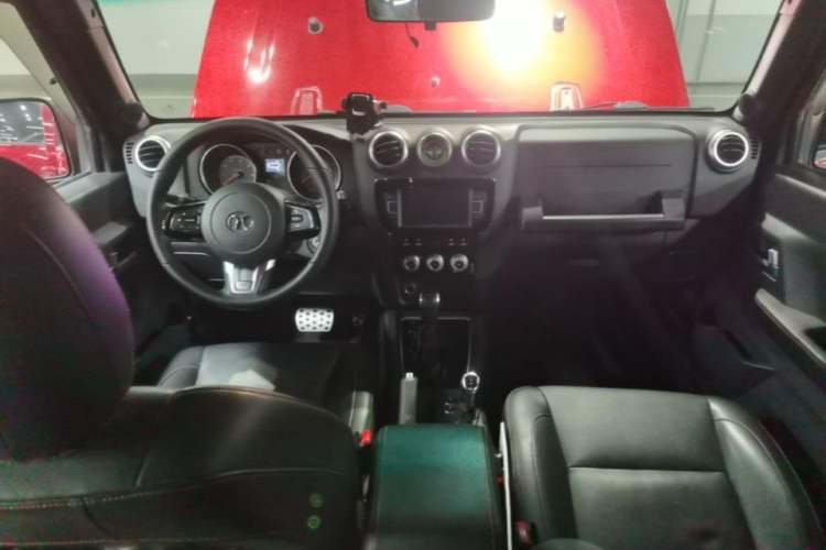 Used BAIC Off-Road BJ40 2016 40L 2.3T Automatic All-Wheel Drive Premium Edition Center Console