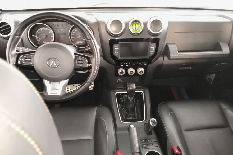 Used BAIC Off-Road BJ40 2016 40L 2.3T Automatic All-Wheel Drive Premium Edition Center Console