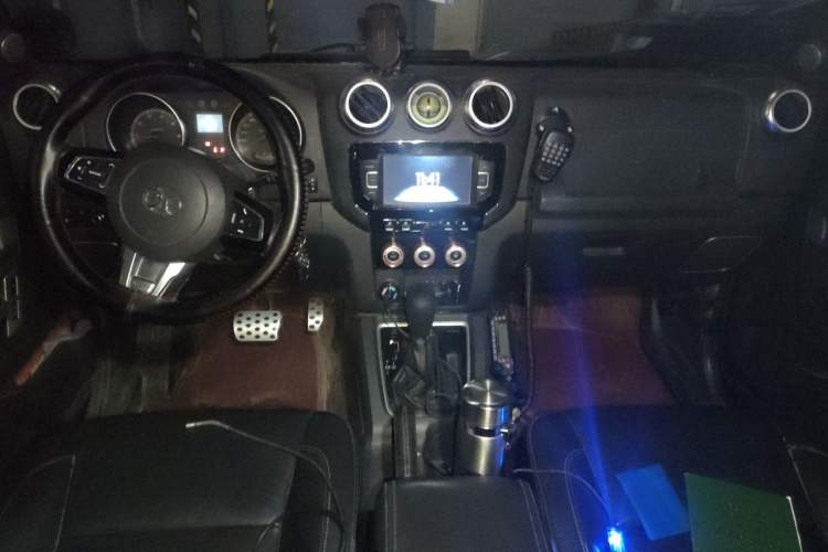 Used BAIC Off-Road BJ40 2016 40L 2.3T Automatic All-Wheel Drive Premium Edition Center Console