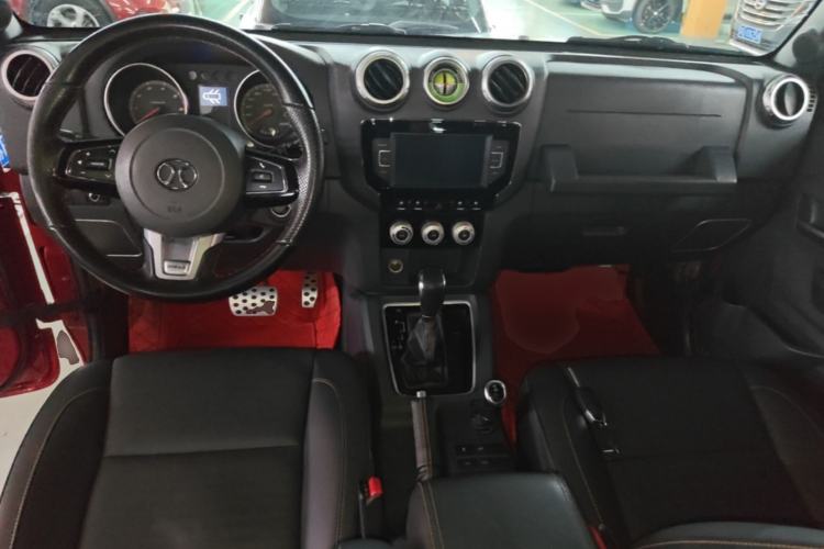 Used BAIC Off-Road BJ40 2016 40L 2.3T Automatic All-Wheel Drive Premium Edition Center Console