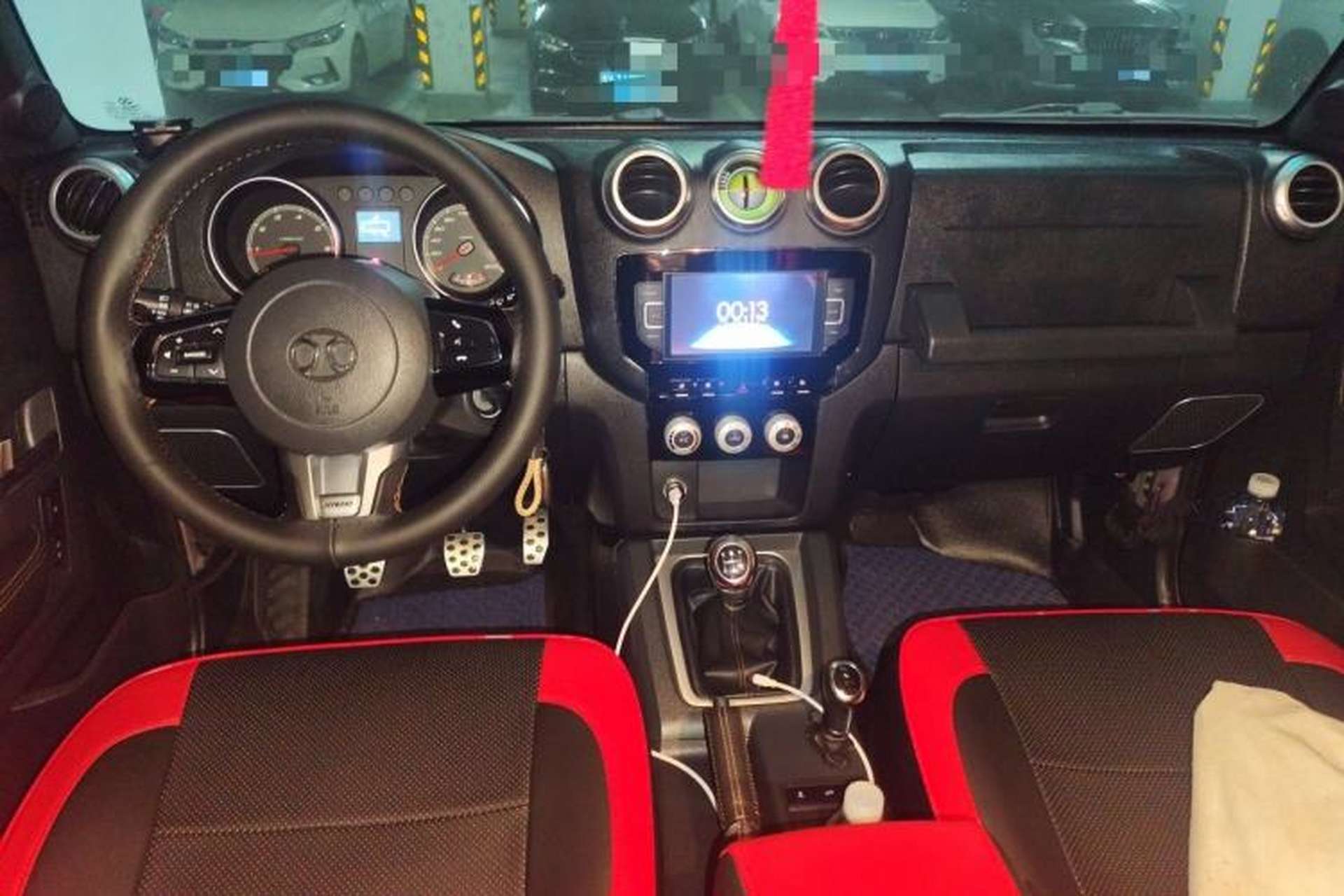 Used BAIC Off-Road BJ40 2016 40L 2.0T Manual All-Wheel Drive Prestige Edition Center Console