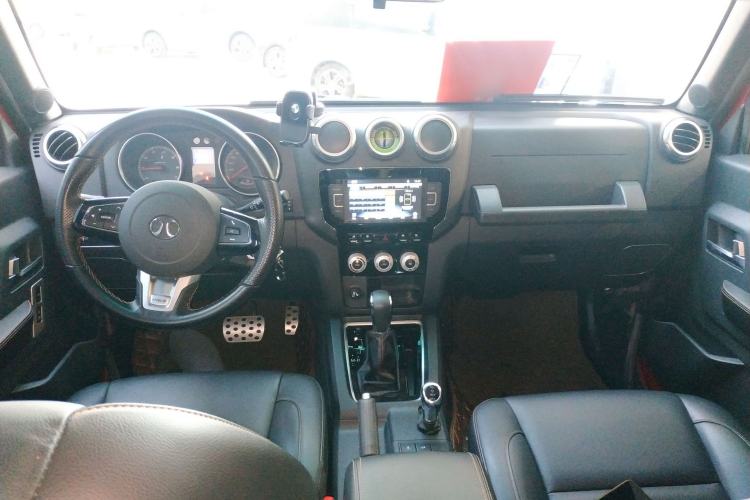 Used BAIC Off-Road BJ40 2016 40L 2.3T Automatic All-Wheel Drive Premium Edition Center Console