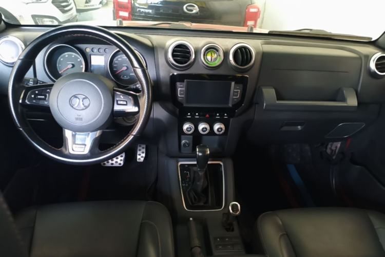Used BAIC Off-Road BJ40 2016 40L 2.3T Automatic All-Wheel Drive Premium Edition Center Console