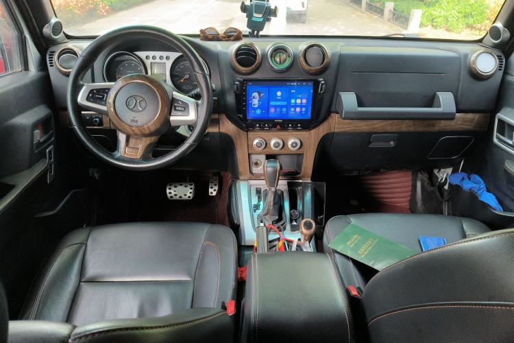 Used BAIC Off-Road BJ40 2016 40L 2.3T Automatic All-Wheel Drive Premium Edition Center Console