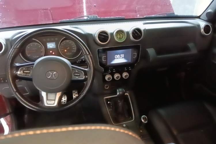 Used BAIC Off-Road BJ40 2016 40L 2.3T Automatic All-Wheel Drive Premium Edition Center Console
