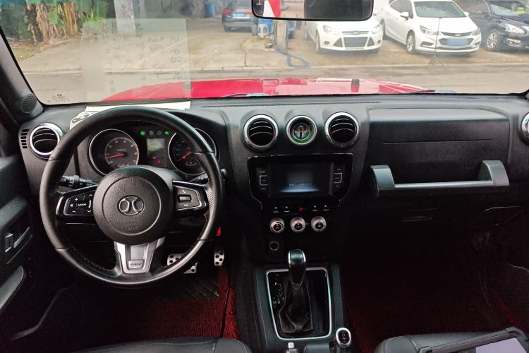 Used BAIC Off-Road BJ40 2016 40L 2.3T Automatic All-Wheel Drive Premium Edition Center Console