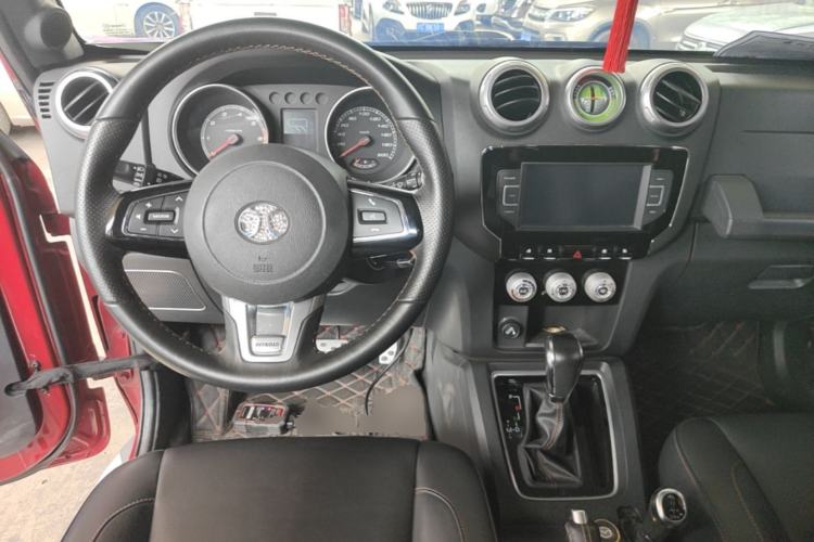 Used BAIC Off-Road BJ40 2016 40L 2.3T Automatic All-Wheel Drive Premium Edition Center Console