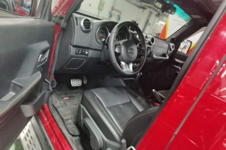 Used BAIC Off-Road BJ40 2016 40L 2.3T Automatic All-Wheel Drive Premium Edition Driver Seat