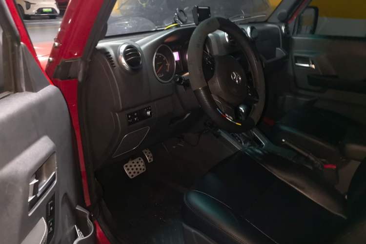 Used BAIC Off-Road BJ40 2016 40L 2.3T Automatic Two-Wheel Drive Luxury Edition Driver Seat