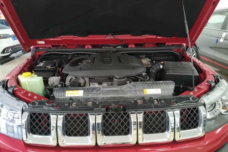 Used BAIC Off-Road BJ40 2016 40L 2.3T Automatic All-Wheel Drive Premium Edition Engine Bay