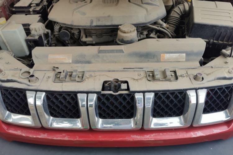 Used BAIC Off-Road BJ40 2016 40L 2.0T Manual Two-Wheel Drive Luxury Edition Engine Bay