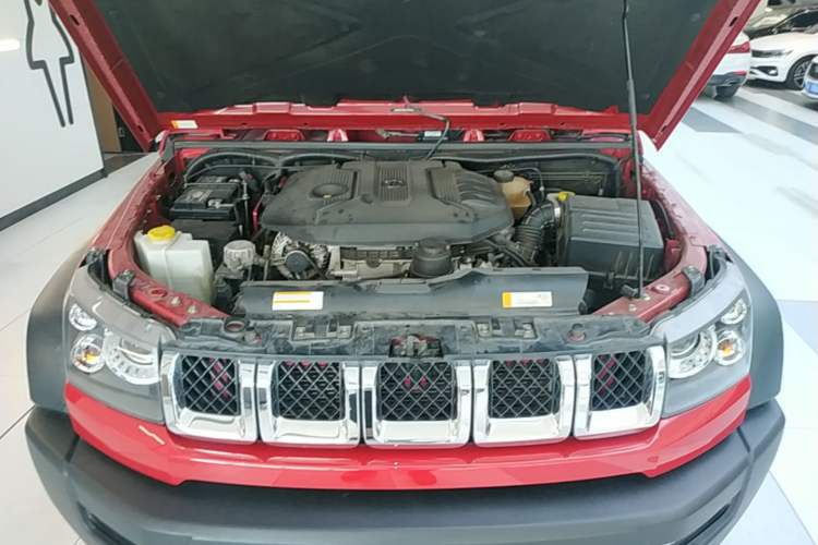 Used BAIC Off-Road BJ40 2016 40L 2.3T Automatic All-Wheel Drive Premium Edition Engine Bay