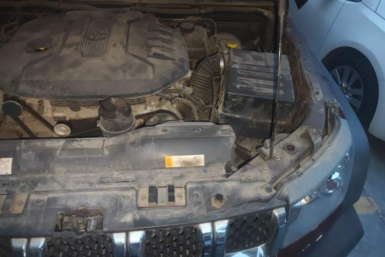 Used BAIC Off-Road BJ40 2016 40L 2.3T Automatic All-Wheel Drive Premium Edition Engine Bay Left