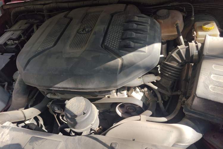 Used BAIC Off-Road BJ40 2016 40L 2.3T Manual All-Wheel Drive Prestige Edition Engine Bay Left