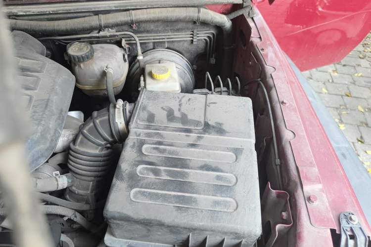 Used BAIC Off-Road BJ40 2016 40L 2.3T Automatic All-Wheel Drive Premium Edition Engine Bay Left