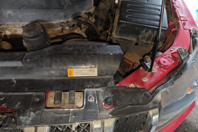 Used BAIC Off-Road BJ40 2016 40L 2.0T Manual All-Wheel Drive Prestige Edition Engine Bay Left